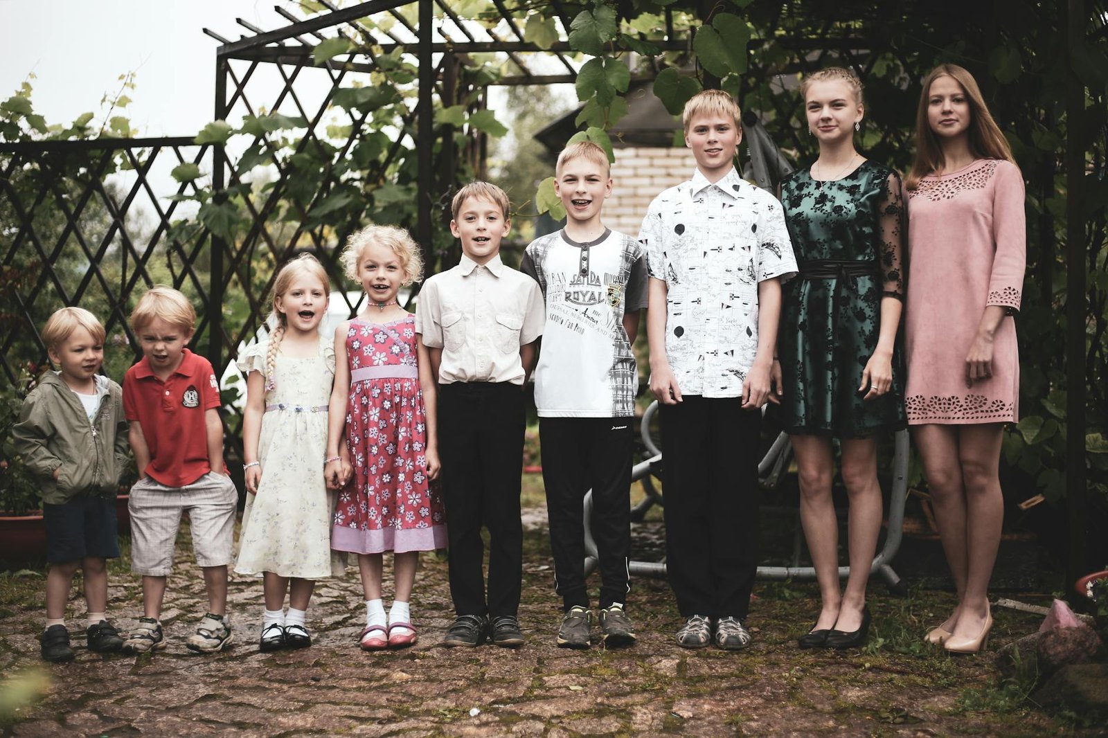 children taking groupie